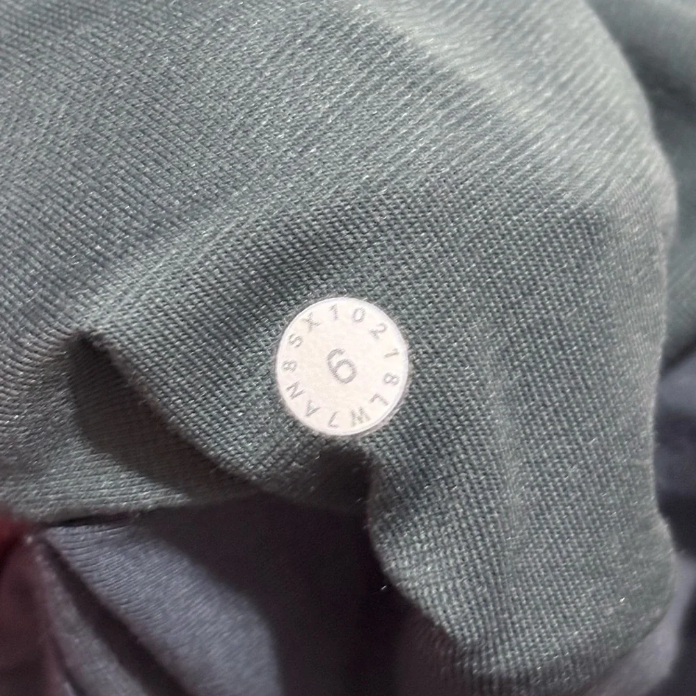 Lululemon Athletica Black Athletic Shorts Soft Fabric - Picture 7 of 7
